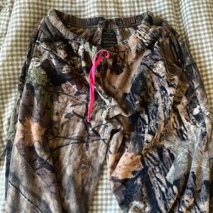 Mossy Oak camo sweat pants